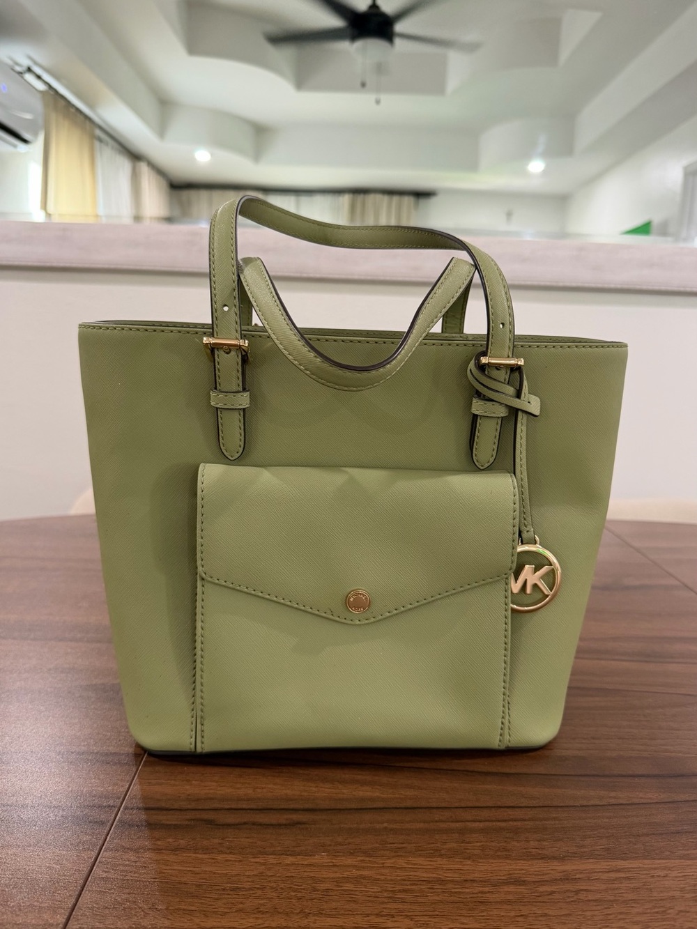 Michael Kors Jet Set Multifunction Medium Pocket Tote Bag Light Sage Green /Gold - Picture 7 of 12